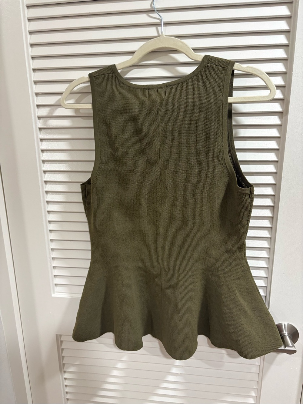 H&M Olive Ribbed Button-Front Flared Tank - Picture 3 of 3
